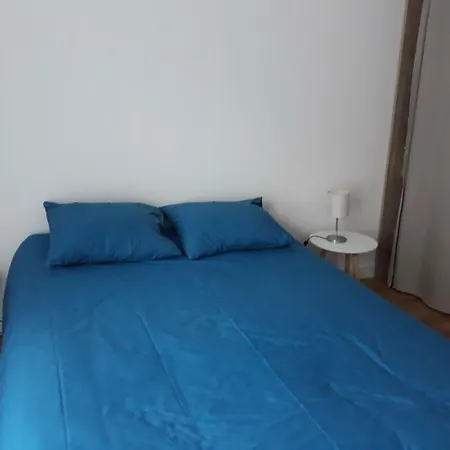Le Vivier 1er Ou Rez De Chaussee Avec Parking Apartment